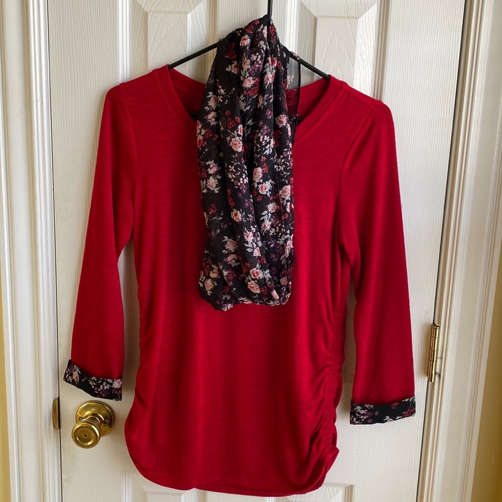 Elle top with matching scarf